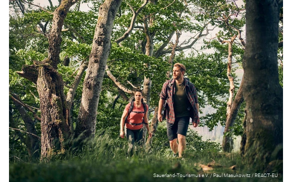 A couple explores the Sauerland-Wanderdorf hiking villages.