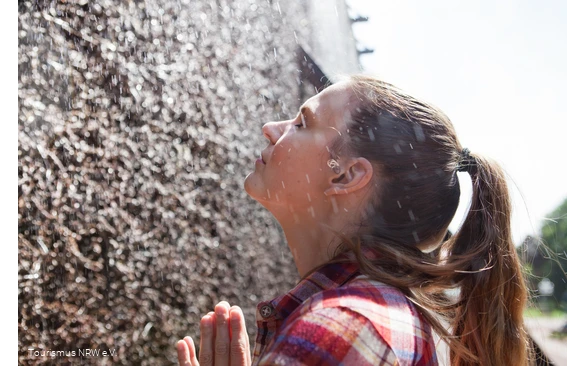 Woman enjoying the Gradierwerk in Bad Westernkotten