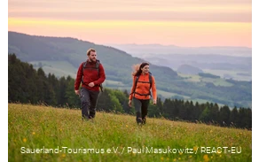 Hikers out and about in the Sauerland-Wanderdorf hiking villages.