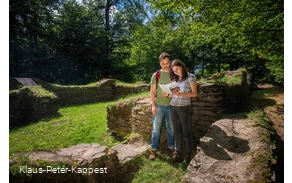 Zwei Wanderer am Borberg