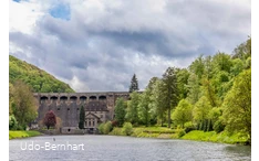Staumauer am Diemelsee