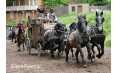 Indianer und Cowboys beim Elspe Festival
