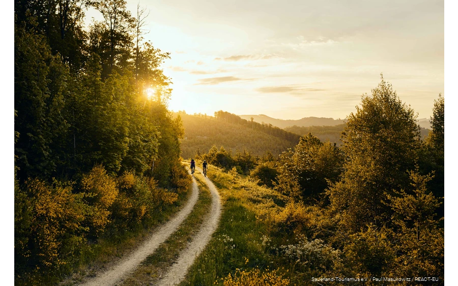 Twee gravelbikers onderweg in de Bike Arena Sauerland bij Lennestadt.