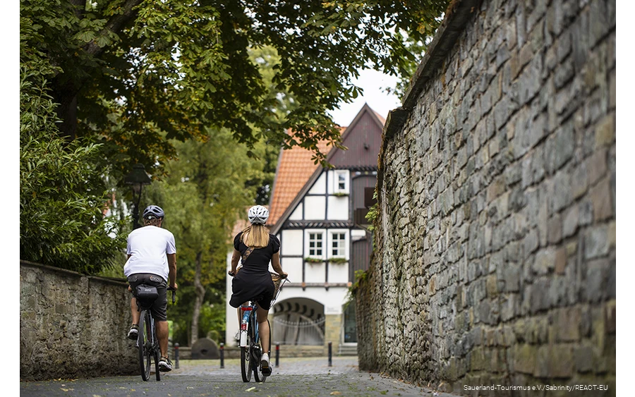 Two cyclists in the Altstadt of Soest