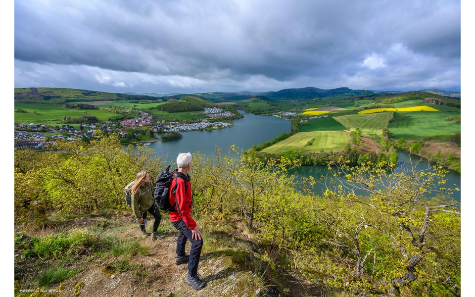 Wanderer am Diemelsee