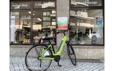 E-Bike Ladestation vor dem Wilhelm 9