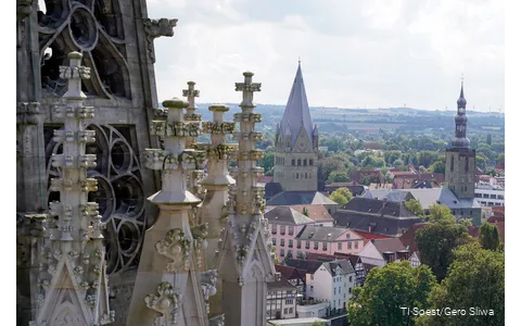 Uitzicht vanaf de Wiesenkirche