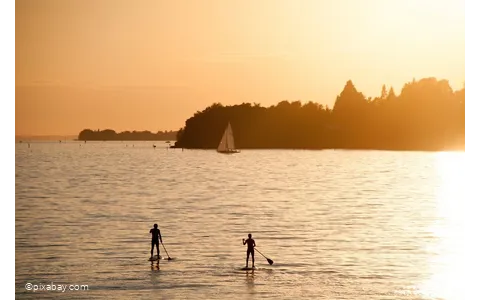 Stand up paddling