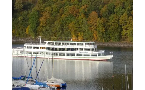 Schiff auf Biggesee.jpg