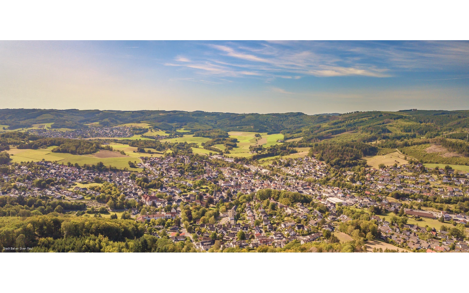 Eine Luftaufnahme der Stadt Balve