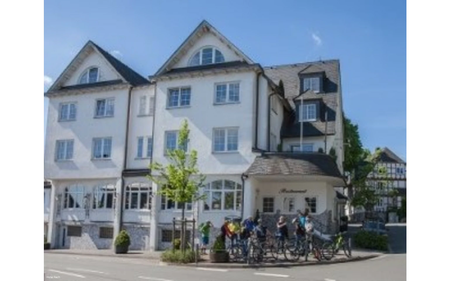 Hotel Rech Aussenansicht-17-122.jpg