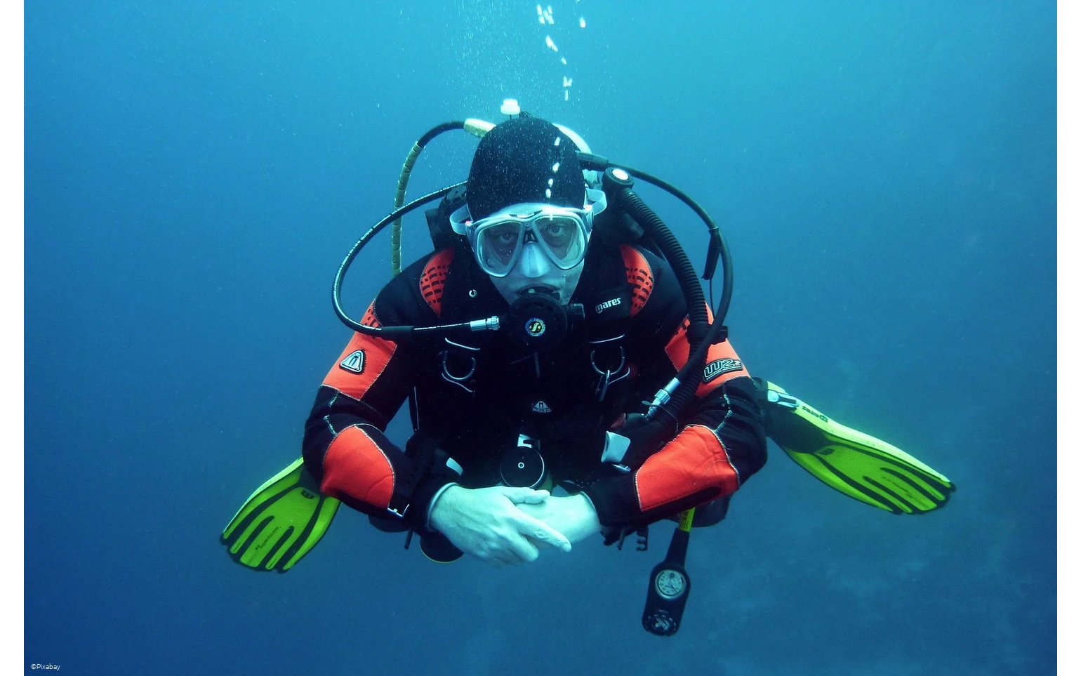 diver-668777_pixabay.jpg