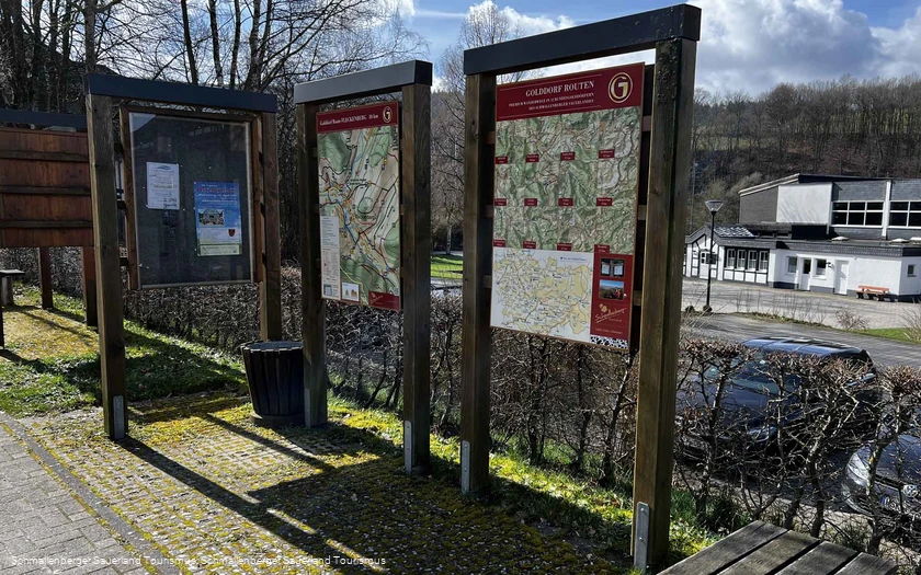 Wanderportal und Wanderparkplatz Fleckenberg Schützenhalle