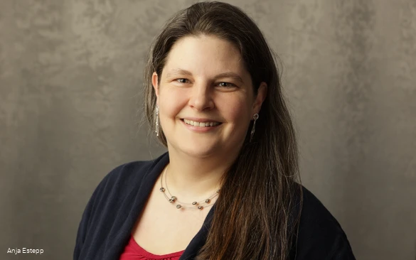 Nina Cremer_by Anja Estepp_1.jpg