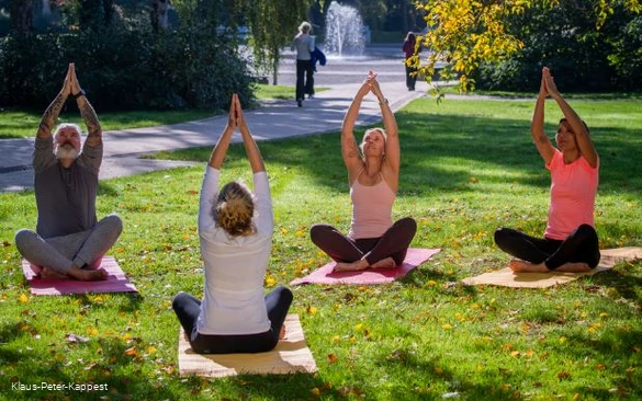 Yoga in the Kurpark Bad Sassendorf Klaus Peter Kappe.JPG