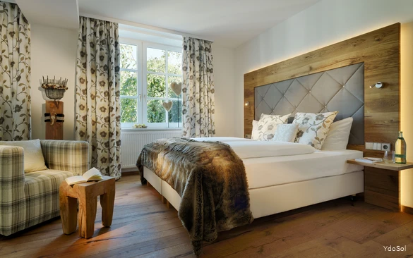 Countryhotel-Knippschild-Room-PhotoHotel-YdoSol.jpg