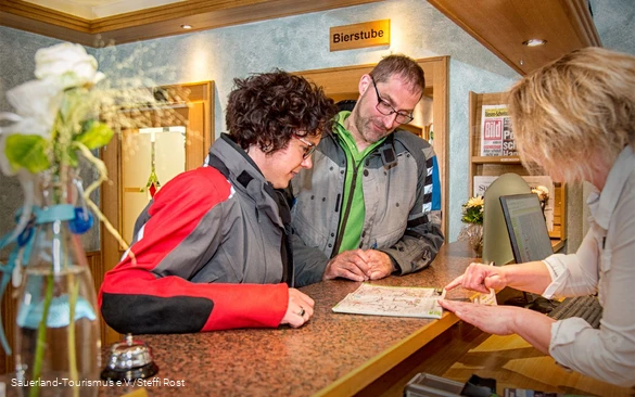 Ontvangst bij de receptie van Hotel Haus Wiesengrund.