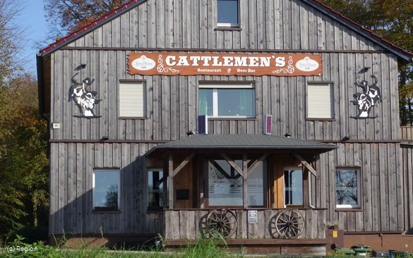 Zicht op het gebouw van restaurant Cattlemens.