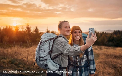 Marina und Alisa von bevandert unterwegs auf Wanderung.