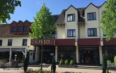 Akzent Hotel Jonathan_Exterior view.JPG