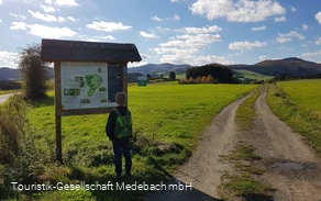 Infotafel des Naturerlebniswegs Gelängebachtal in Medebach