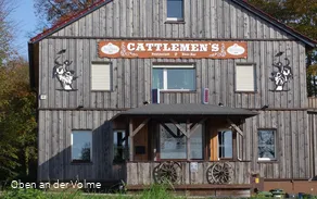Erlebnisgastronomie im Westernsaloon - © Oben an der Volme