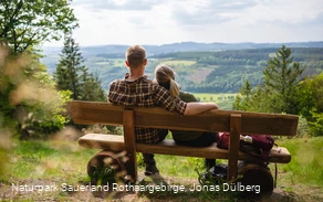 Aussicht Rösberg Paar auf Bank