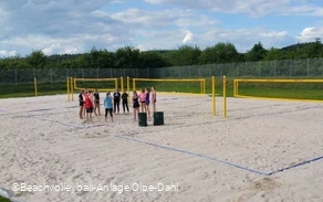 Volleyball Club SFG - Teambesprechung auf dem Beachvolleyballfeld