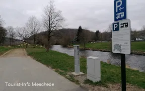 schild Womosp mit Stromsäule.jpg