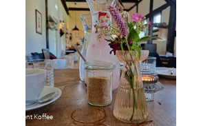 Innenbereich KonventKoffeeHochwertige Kaffee-Spezialitäten in Barista Qualität und liebevoll angerichtete Frühstücksvarianten. Selbstgemachte Kuchen und Torten.