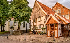20200901 Kirchwelver Bücherschrank.jpg