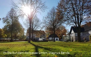 Kirche und Schützenhalle_Magnus Bende