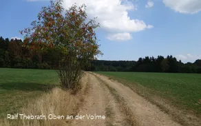 Über Felder und Wiesen mit einer tollen Rund-Um-Sicht