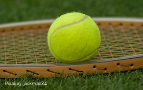 Symboldbild Tennis / Tennishalle