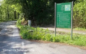 Infotafel rund um die Glör am Straßenrand