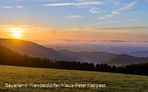 Weite Landschaft in Medebach mit toller Lichtstimmung.