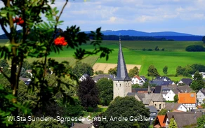 Stockum mit den schiefen Kirchturm