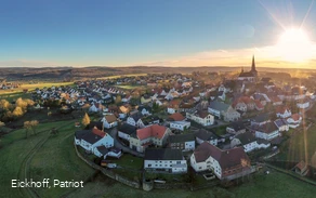 Blick auf das Bergdorf Kallenhardt