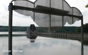 10. Wegmarke Regen bei Sonnenschein.jpg