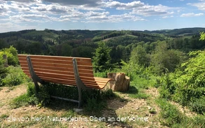 Aussichtspunkt mit Waldsofa und herrlichem Panorama
