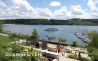 Promenade mit Schiff
