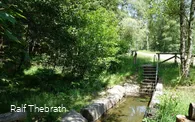 Die Anlage lädt zum Wassertreten ein