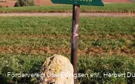 Grenzstein und Wegweiser Erlinghausen