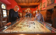 Burg Altena Schachbalken und Adler Foto Heinz-Dieter Wurm.jpg