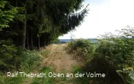 Wir verlassen die waldreichen Wegespassagen...