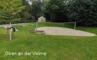 Das Beachvolleyballfeld im hinteren Parkbereich