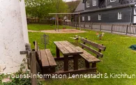 Sitzgruppe am Spielplatz