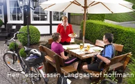 Sitzplatz vor dem Landgasthof Hoffmann