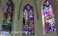 Die schmucken und bunten Kirchfenster