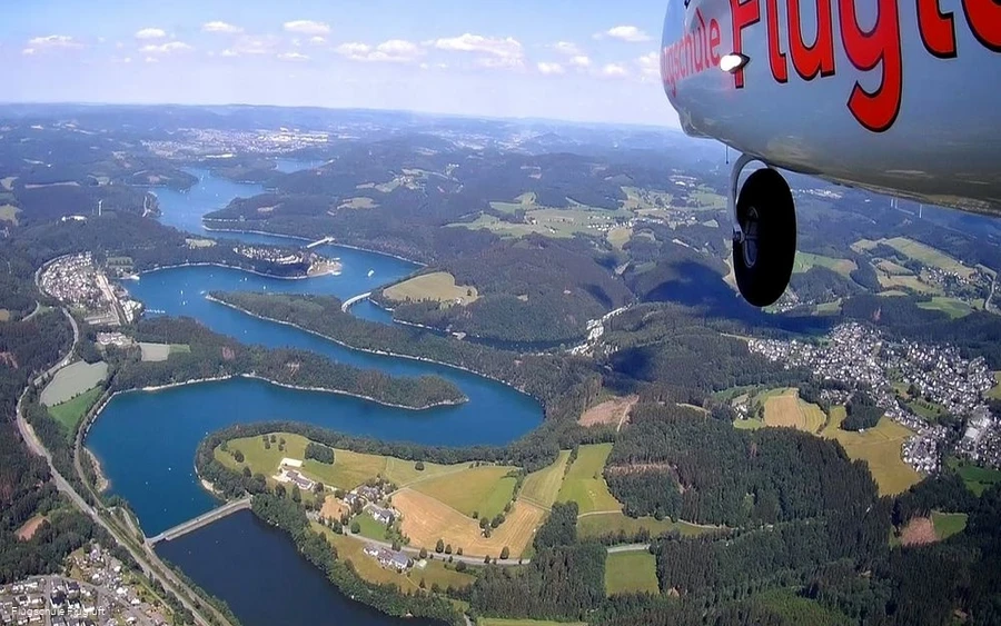 Flug über den Biggesee